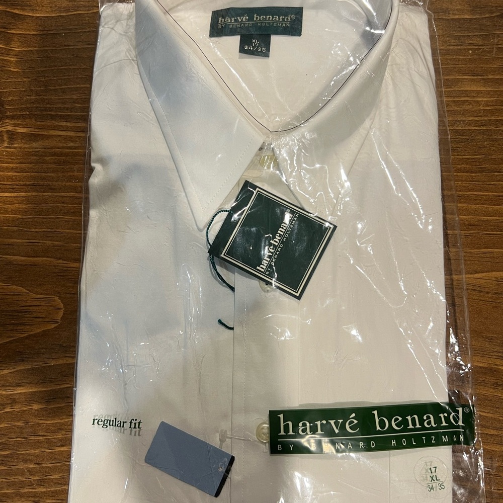 Harve Benard Men's White Dress Shirt